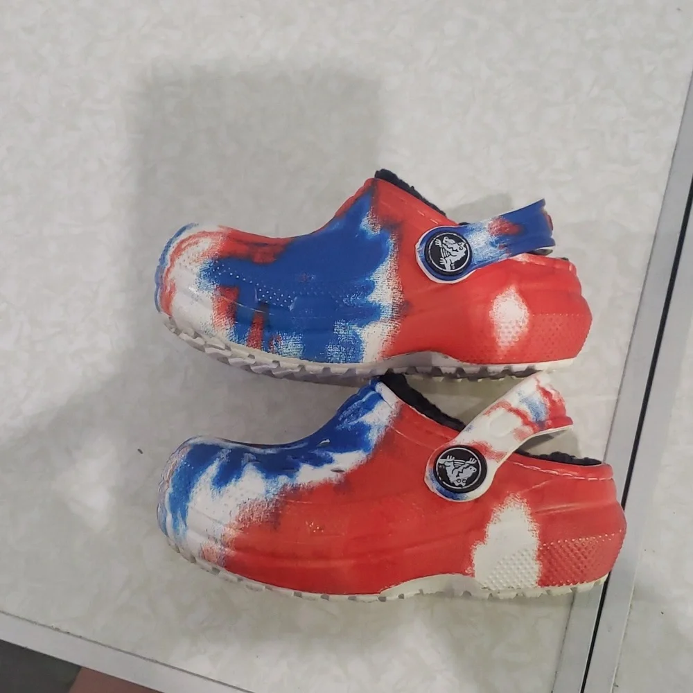 Toddler Crocs Red White Blue Tie‎ Dye Fur Lined Clog Shoes size C5